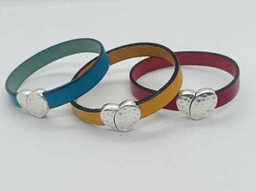bracelet en cuir tannage végetal attache coeur aimanté